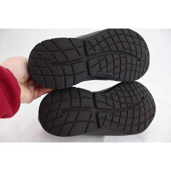 Athletic_Shoes